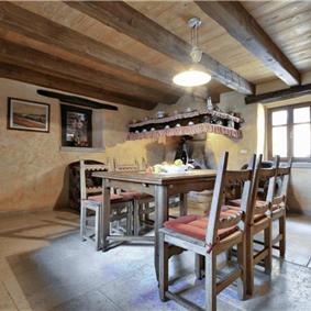 4 bedroom villa with pool near Svetvinčenat, Istria, sleeps 10